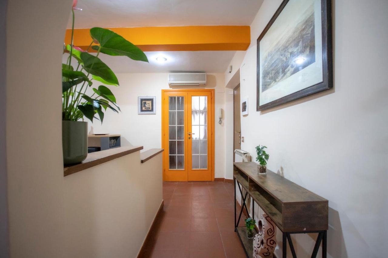 Homehouse Serpenti - Colosseum - Rione Monti Rome Exterior photo