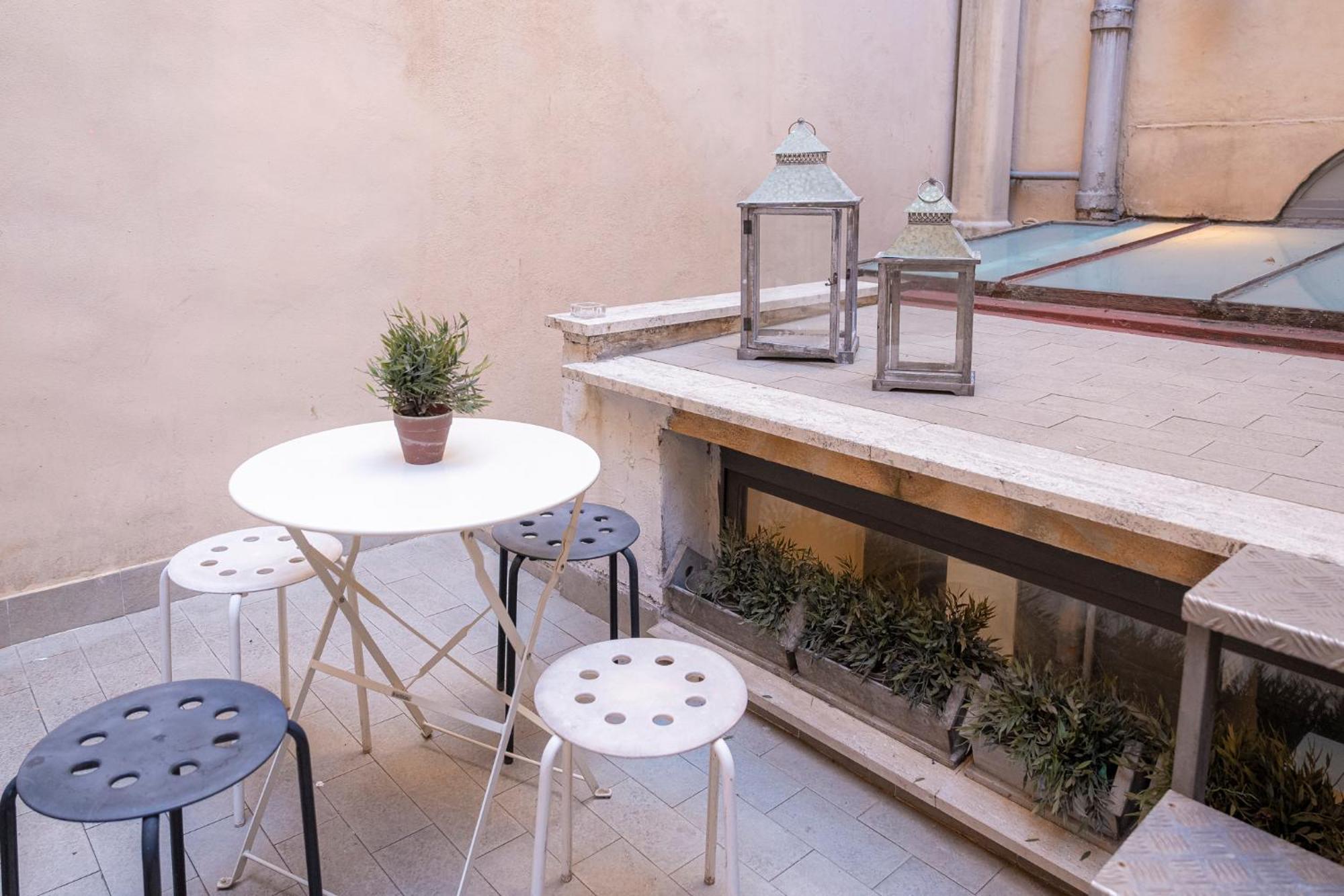 Homehouse Serpenti - Colosseum - Rione Monti Rome Exterior photo