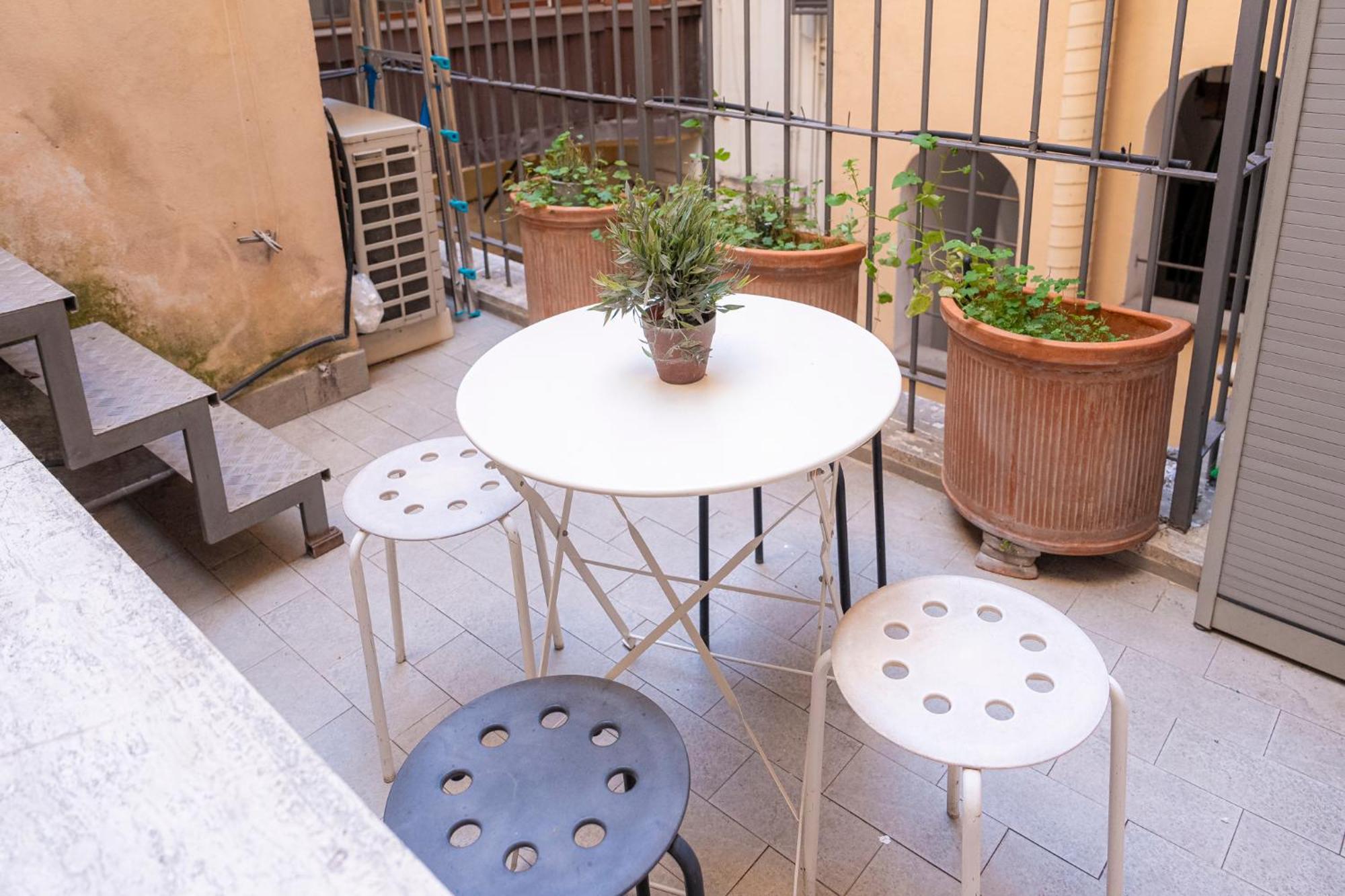 Homehouse Serpenti - Colosseum - Rione Monti Rome Exterior photo